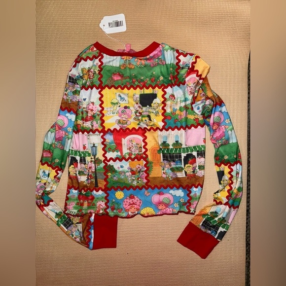 Dolls kill x strawberry shortcake patchwork lettuce hem long sleeves medium - Picture 2 of 2